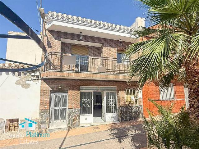 Casa adosada en Venta en Taberno