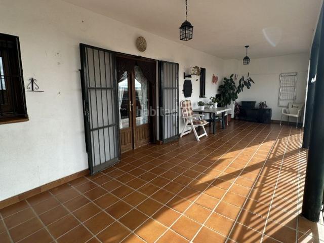 Casa adosada en venta en Talavera de la Reina, Ribera del Tajo. Casa reformada con patio, terraza y muchas posibilidades. Casas adosadas Talavera de la.