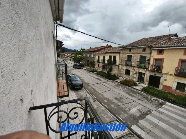 Casa adosada en venta en Tamajón. BONITA CASA LISTA PARA ENTRAR A VIVIR. Casas adosadas.
