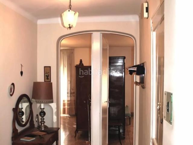 Casa adosada en venta en Tàrrega. En Tàrrega, capital de la comarca del Urgell, se encuentra esta vivienda de 469 m2 construidos. Casas adosadas.