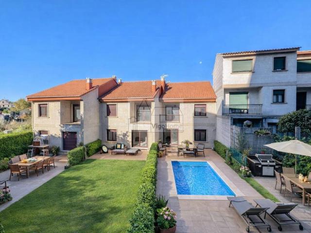 Casa adosada en Venta en Teis