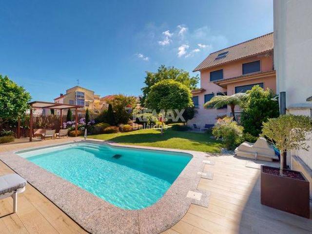 Casa adosada en Venta en Teis