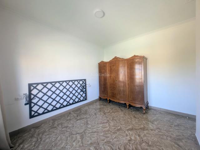 Casa adosada en venta en Terrassa, Ca n'Aurell. Casa independiente con gran garaje y terraza soleada en Ca n'Aurell, Terrassa. Casas adosadas.