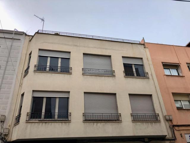 Casa adosada en venta en Terrassa, Ca n'Aurell. Interesante vivienda a reformar. Casas adosadas.