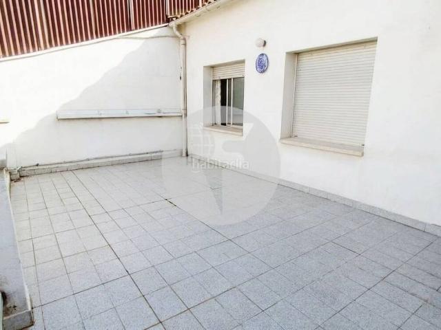 Casa adosada en venta en Terrassa, Can Palet. Casa con gran garaje de 132 m, patio de 141 m y posibilidad de dos viviendas en Can Palet, Terrassa. Casas adosadas.