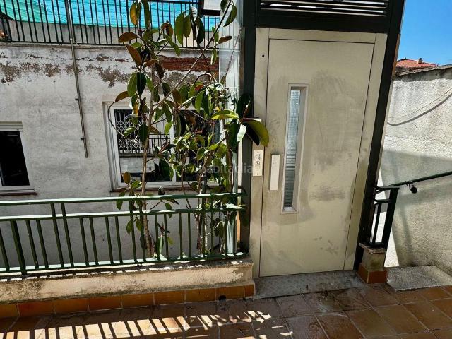 Casa adosada en venta en Terrassa, Can Palet. ZONA CAN PALET: CASA DE PUEBLO + 5 HABS. + TERRAZZA + ASCENSOR + PARKING. Casas adosadas.