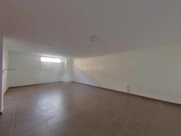 Casa adosada en venta en Terrassa, Can Parellada. VENTA ESPECIAL PARA INVERSORES Vivienda ocupada en venta en calle Grecia de Terrassa. Casas adosadas.