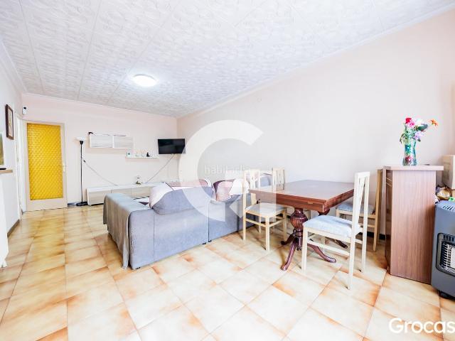 Casa adosada en venta en Terrassa, La Maurina. CASA CON POSIBILIDADES EN LA MAURINA. Casas adosadas.