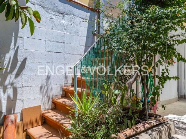 Casa adosada en venta en Terrassa, Segle XX. Casa Unifamiliar en Vallparadis y cerca del Centro. Casas adosadas.