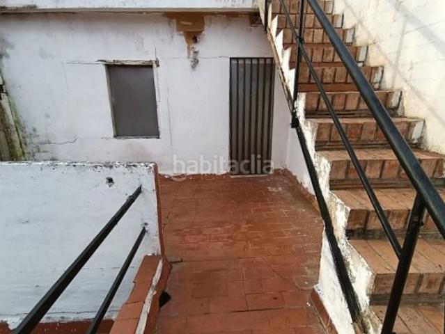 Casa adosada en venta en Terrassa, Poble Nou. Casa en venta en Terrassa. Casas adosadas.