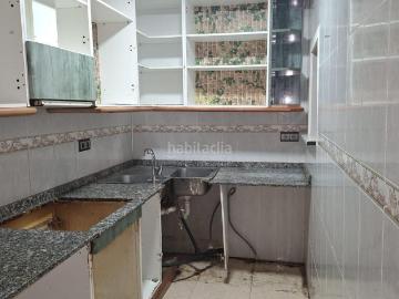 Casa adosada en venta en Terrassa, Poble Nou. Casa para dejar a su gusto. Casas adosadas.