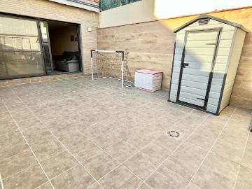 Casa adosada en venta en Terrassa, Torre Sana. ESPECTACULAR ADOSADO REFORMADO EN TORRESANA, TERRASSA 420,000. Casas adosadas.