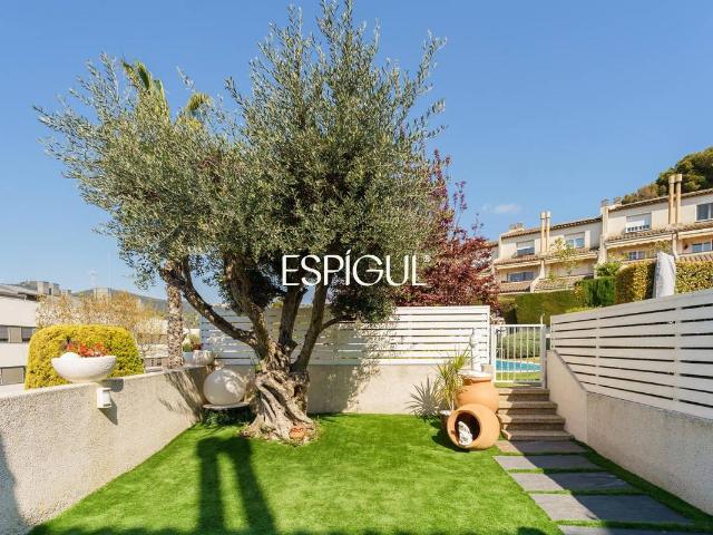 Casa adosada en Venta en Tiana