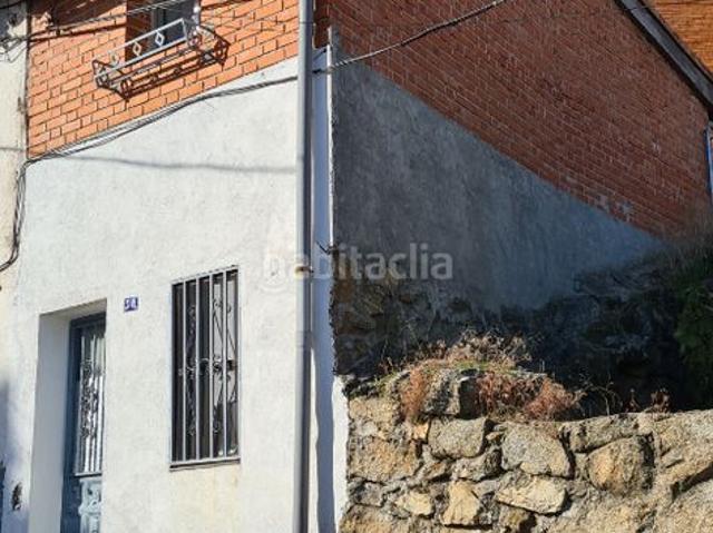 Casa adosada en venta en Tiemblo El. VENTA DOS CASITAS UNIDAS POR PATIO C. CASTILLO 30 Y 34. Casas adosadas Tiemblo.