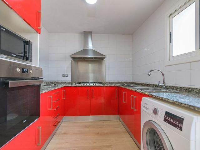 Casa en venta en travesía Travessía Sant Jordi, Sant Climent de Llobregat, de 137 m² 3 habitaciones por 462.000