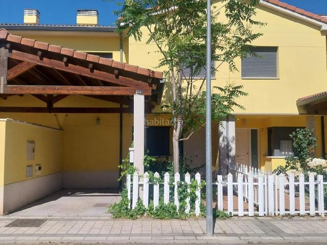 Casa adosada en venta en Tudela de Duero. Chalet en venta en Herrera. Casas adosadas Tudela de.