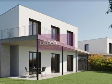 Casa adosada en venta en Tui. Casas adosadas.