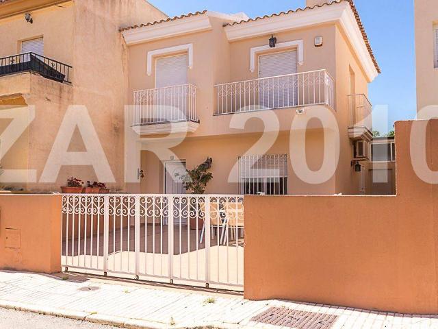 Casa adosada en Venta en Turre