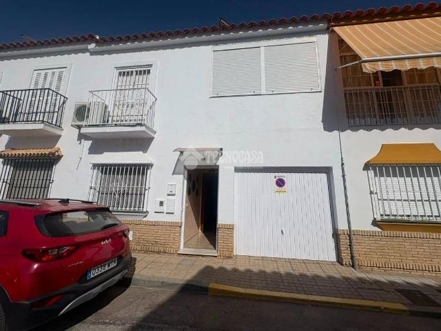 Casa adosada en Venta en Umbrete