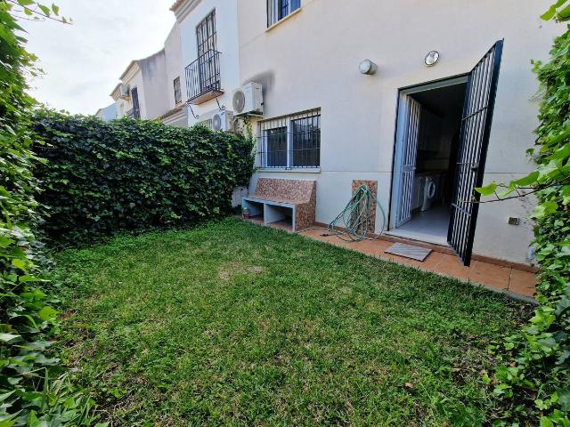 Casa adosada en Venta en Umbrete