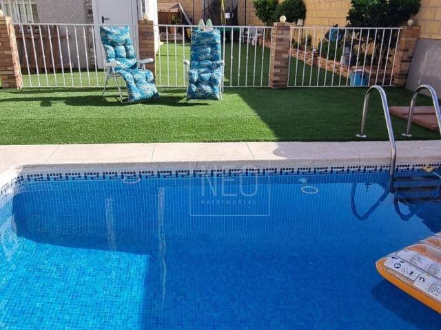 Casa adosada en Venta en Ugena