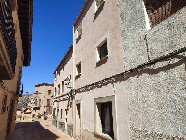 Casa adosada en Venta en Ulldemolins