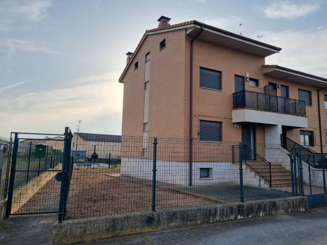 Casa adosada en Venta en Uruñuela