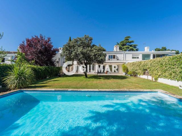 Casa adosada en Venta en Urbanización La Moraleja