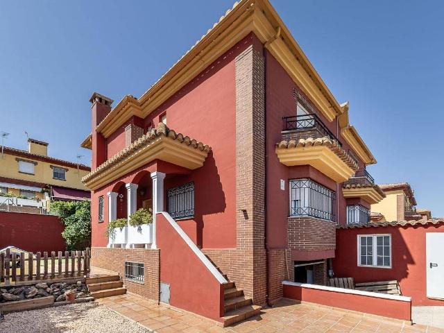 Casa adosada en Venta en Urbanizaciones