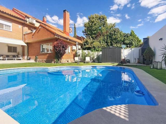 Casa adosada en Venta en Urbanizaciones