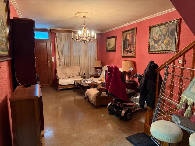 Casa adosada en venta en Utebo. ADOSADO EN PLANTA CALLE Y PRIMERA CON PISCINA EN JARDIN. Casas adosadas.