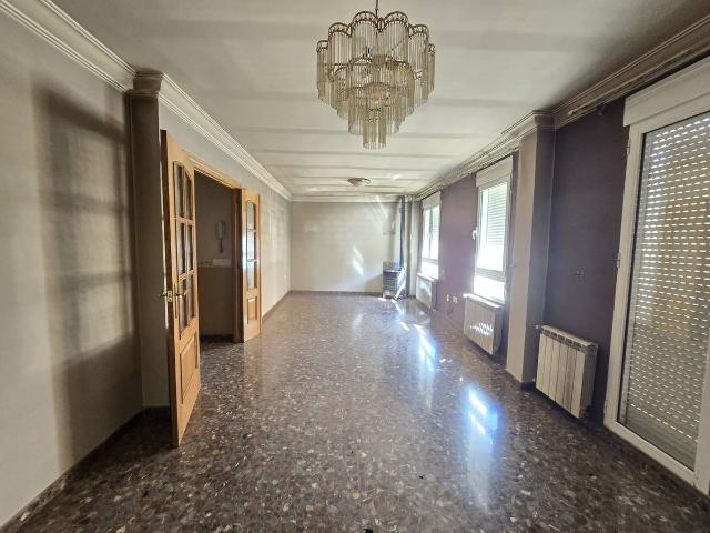 Casa adosada en Venta en Utiel