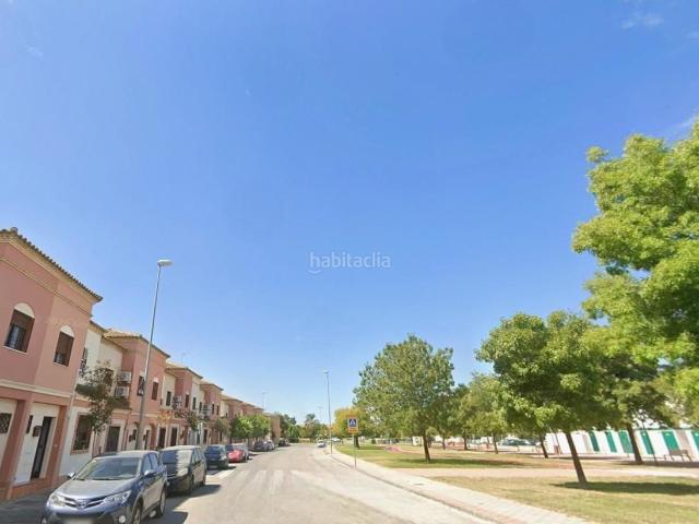 Casa adosada en venta en Utrera, El Junquillo Vistalegre. Vivienda unifamiliar en Utrera, Sevilla Activo inmobiliario SIN POSESIÓN, NO SE PUEDE VISITAR. Casas adosadas.