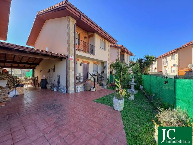 Casa adosada en Venta en Voto