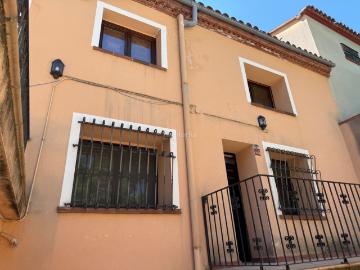 Casa adosada en venta en Vacarisses. ca en el centro de vacarisses. Casas adosadas.