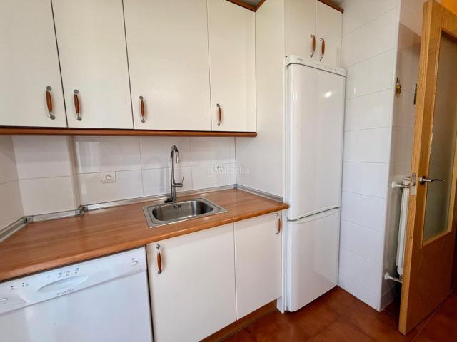 Casa adosada en venta en Valdorros. ESPECTACULAR CHALET ADOSADO CON JARDÍN PRIVADO, ÁTICO Y GARAJE A UN PASO DE BURGOS. Casas adosadas.