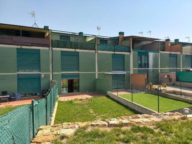 Casa adosada en Venta en Valdorros