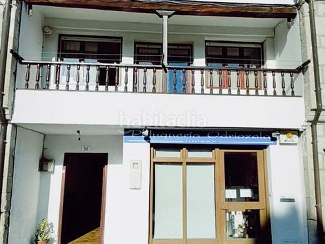 Casa adosada en venta en Valdáliga. CASA ADOSADA CON BAJO COMERCIAL EN ROIZ. Casas adosadas.