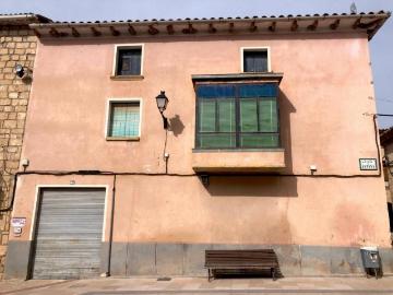Casa adosada en Venta en Valdeltormo