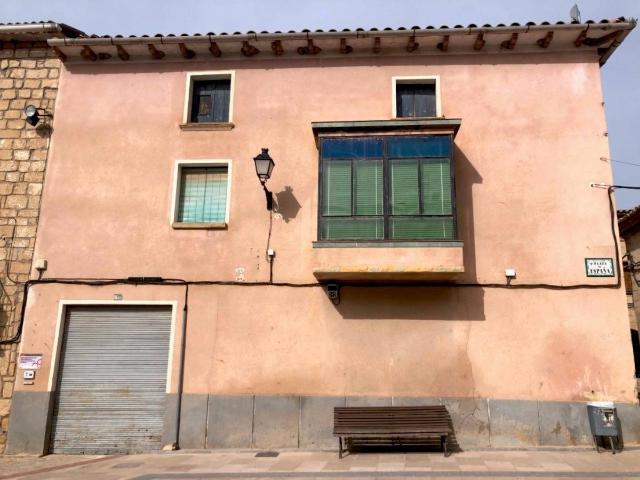 Casa adosada en Venta en Valdeltormo