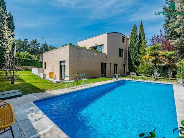 Casa adosada en Venta en Valdemarín