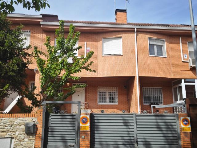 Casa adosada en venta en Valdemoro, Altos del Olivar El Caracol. ESPECTACULAR CHALET ADOSADO EN VALDEMORO. Casas adosadas.