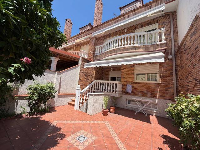 Casa adosada en Venta en Valdepelayo Montepinos Arroyo Culebro