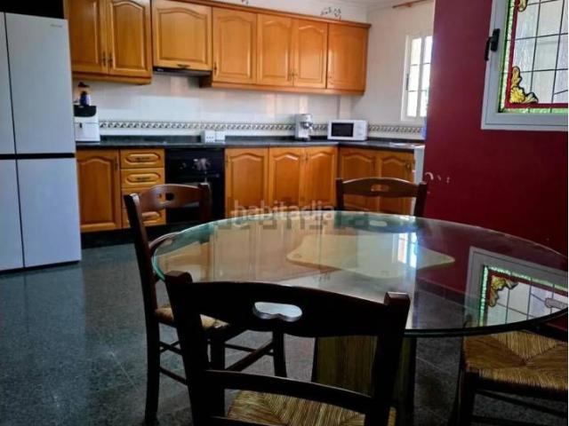 Casa adosada en venta en Valencia, Pinedo. Venta de casa adosada de 3 plantas en Pinedo, València Capital. Casas adosadas.