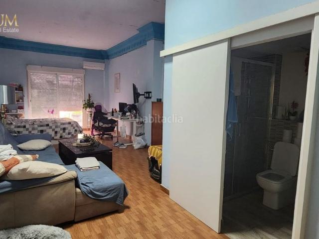 Casa adosada en venta en Valencia, Torrefiel. ESTUPENDA OPORTUNIDAD VIIVENDA UNIFAMILIAR DE 2 PLANTAS EN TORREFIEL. Casas adosadas.