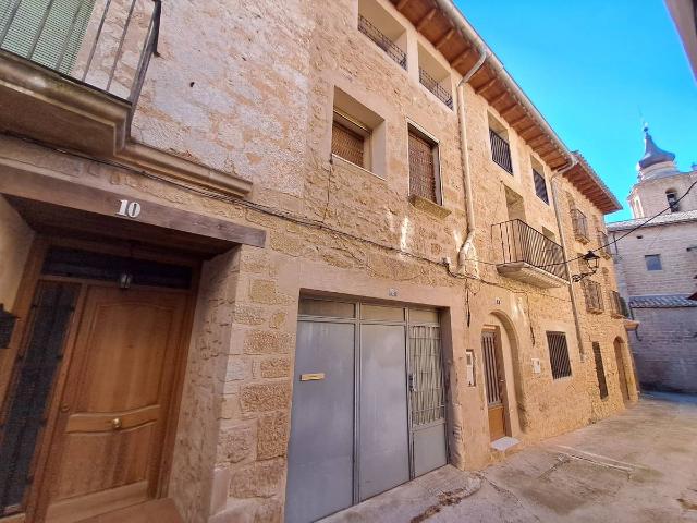 Casa adosada en Venta en Valjunquera