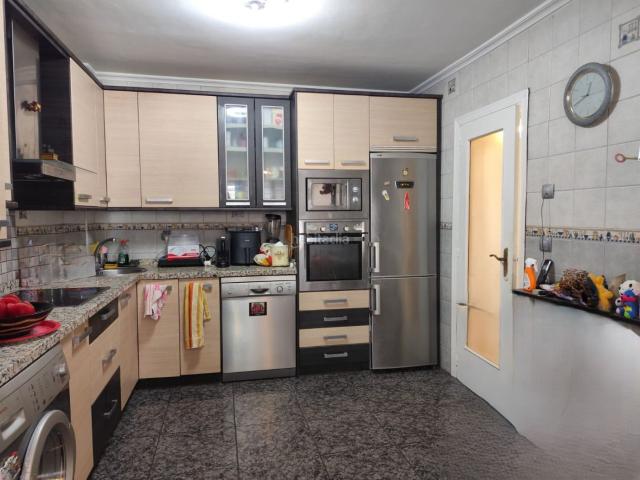 Casa adosada en venta en Valladolid, Covaresa. Adosado en venta en Covaresa, 4 dormitorios. Casas adosadas.