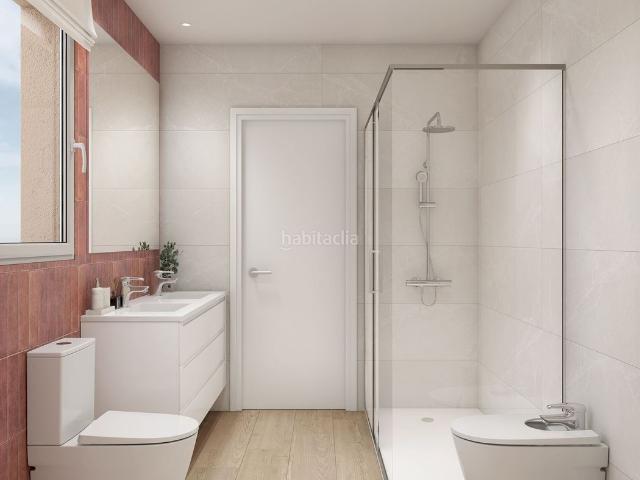Casa adosada en venta en Valladolid, Huerta del Rey. Exclusivo chalet de 3 dormitorios en urbanización cerrada. Casas adosadas.