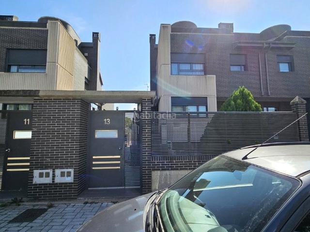 Casa adosada en venta en Valladolid, Las Villas Valparaiso El Peral. Casas adosadas.
