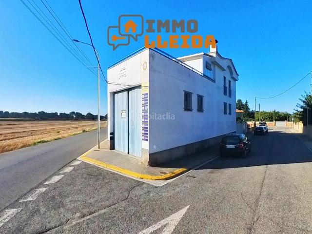 Casa adosada en venta en Vallfogona de Balaguer. OPORTUNIDAD Casa adosada con almacén y patio. Casas adosadas Vallfogona de.